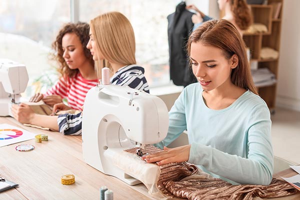 Apprendre à coudre, comment se lancer et se former en couture ?