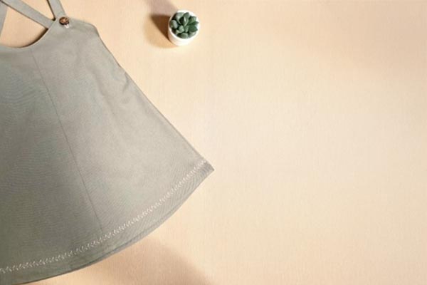 Couture d'une robe avec la Janome Skyline S6 Edition Anniversaire