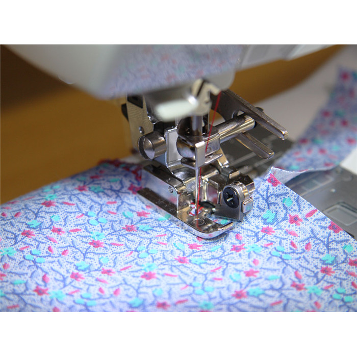 Pied couteau raseur, coud et coupe Pied couteau raseur, coud et coupe