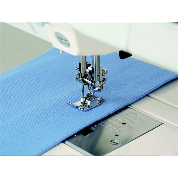 Pied pour point droit, jeans "ST" Pied pour point droit, jeans "ST"